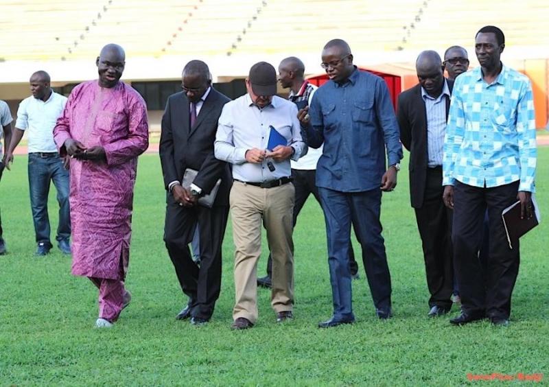INFRASTRUCTURES :Le ministe Matar BA pose la nouvelle pelouse de Maniang Soumaré