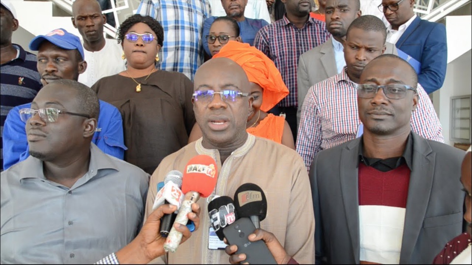 HABIB AIDARA sur la rupture du contrat de AKILEE: «nous sommes totalement en phase avec le DG de la SENLEC» HABIB AIDARA sur la rupture du contrat de AKILEE: «nous sommes totalement en phase avec le DG de la SENLEC»