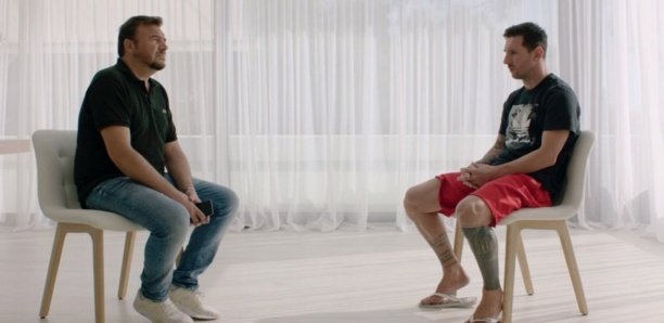 Transferts : Lionel Messi annonce qu'il reste au Barça