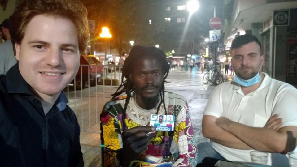 MOMAR NDIAYE SALVINI: Le Sénégalais qui vote pour la Ligue et adore Matteo Salvini MOMAR NDIAYE SALVINI: Le Sénégalais qui vote pour la Ligue et adore Matteo Salvini