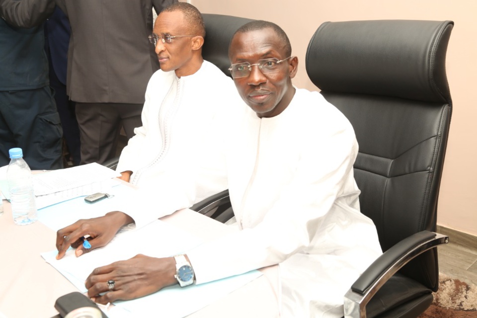 ABDOULAYE SAIDOU SOW LORS DE SA PASSATION DE SERVICE AU NOUVEAU DG DU COUD: «Nous avons pu apporter des changements, mais il reste beaucoup à faire» ABDOULAYE SAIDOU SOW LORS DE SA PASSATION DE SERVICE AU NOUVEAU DG DU COUD: «Nous avons pu apporter des changements, mais il reste beaucoup à faire»