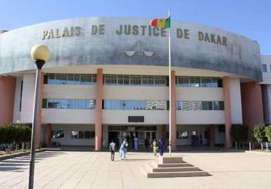 POUR UNE HISTOIRE DE CHAUSSURES SALES: Abdou Diop menace de tuer sa tante Rokhaya Cissé