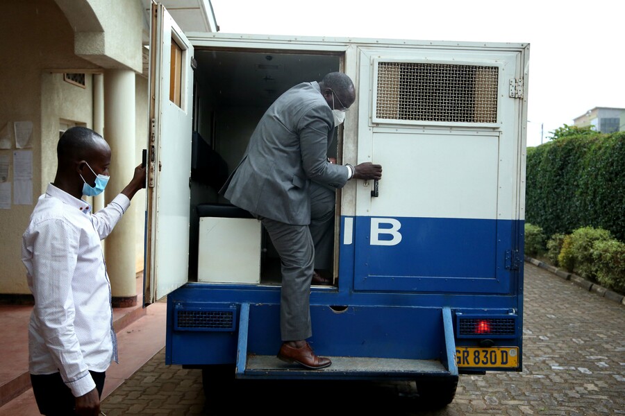 L'ancien Premier ministre rwandais condamné à trois ans de prison pour avoir émis des chèques sans provision