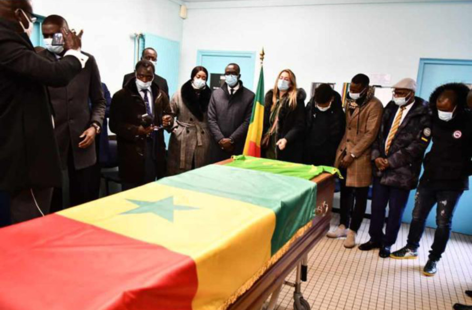 LEVÉE DU CORPS DE PAPE BOUBA DIOP: Le Lion a joué son ultime match hier à Lens LEVÉE DU CORPS DE PAPE BOUBA DIOP: Le Lion a joué son ultime match hier à Lens