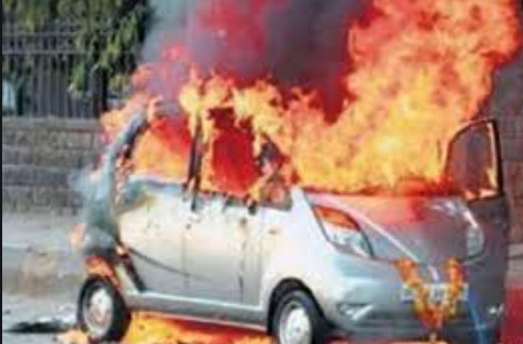 YEUMBEUL AFIA 6 : Le véhicule d’un délégué médical vandalisé puis incendié