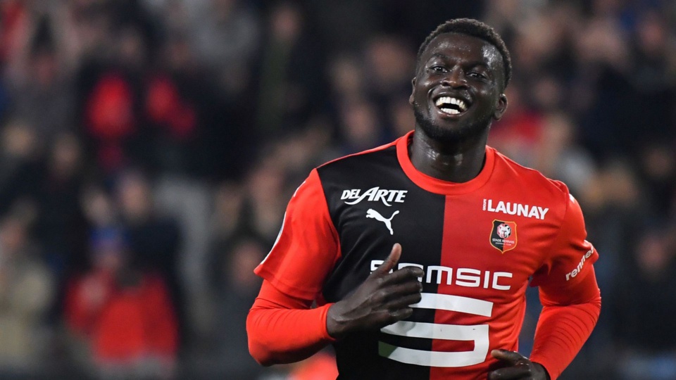 La mise au point de Mbaye Niang sur sa situation à Rennes: «Pour moi, un départ est totalement exclu» La mise au point de Mbaye Niang sur sa situation à Rennes: «Pour moi, un départ est totalement exclu»