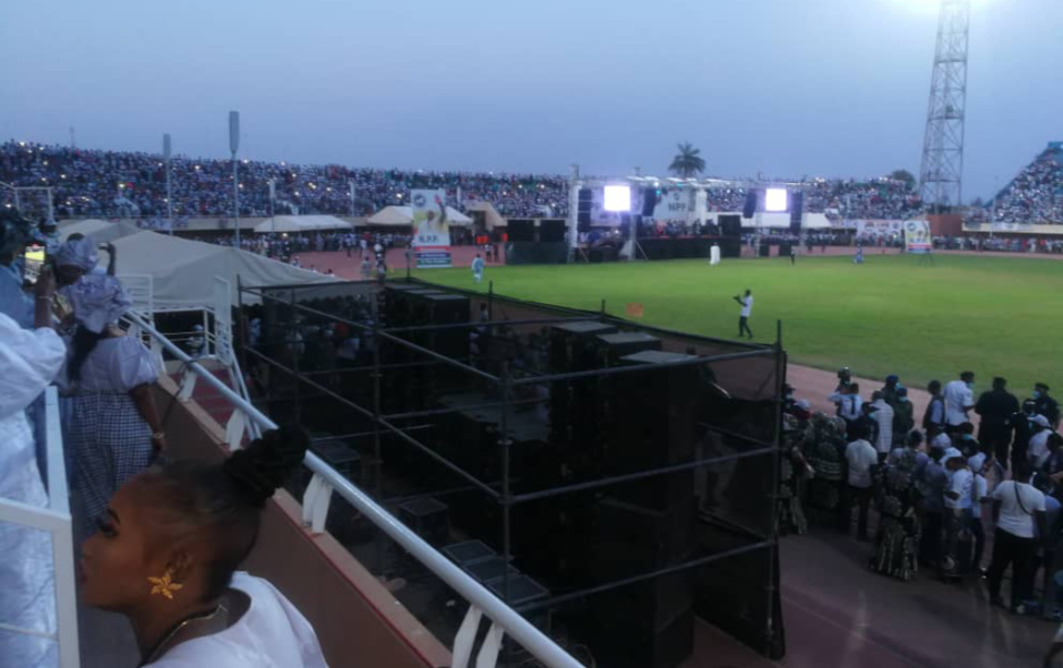 CONGRÈS D’INVESTITURE : ADAMA BARROW S’OFFRE UN BAIN DE FOULE MALGRÉ LA PANDÉMIE CONGRÈS D’INVESTITURE : ADAMA BARROW S’OFFRE UN BAIN DE FOULE MALGRÉ LA PANDÉMIE