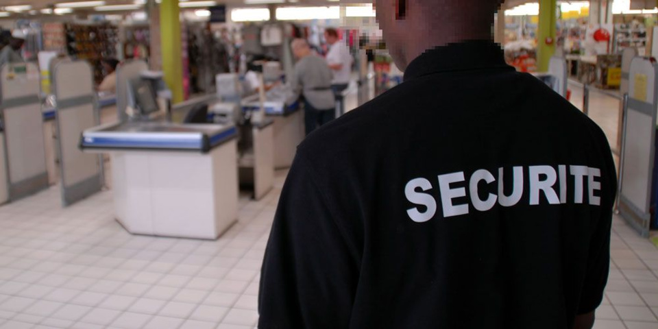 ARRESTATION D’UN AGENT DE SECURITE SENEGALAIS A BORDEAUX: Il aurait détourné plus de 111 millions en extorquant des compatriotes clandestins qui travaillaient sous son nom ARRESTATION D’UN AGENT DE SECURITE SENEGALAIS A BORDEAUX: Il aurait détourné plus de 111 millions en extorquant des compatriotes clandestins qui travaillaient sous son nom