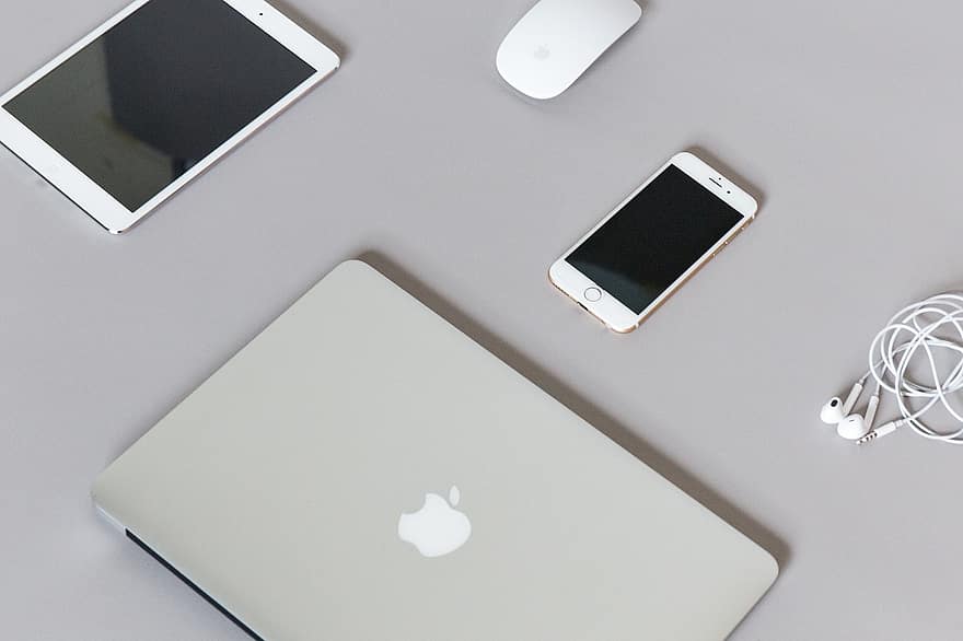 TRANSACTION PORTANT SUR DES ORDINATEURS ET DES TELEPHONES IPHONE L’émigré Mouhamed Naby Guèye gruge un compatriote resté au bercail à hauteur de 8 millions