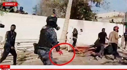 TROISIEME JOUR D'AFFRONTEMENTS ENTRE FORCES DE L’ORDRE ET MANIFESTANTS A DAKAR Un agent du Gign amputé du bras, Macky Sall sommé de reculer