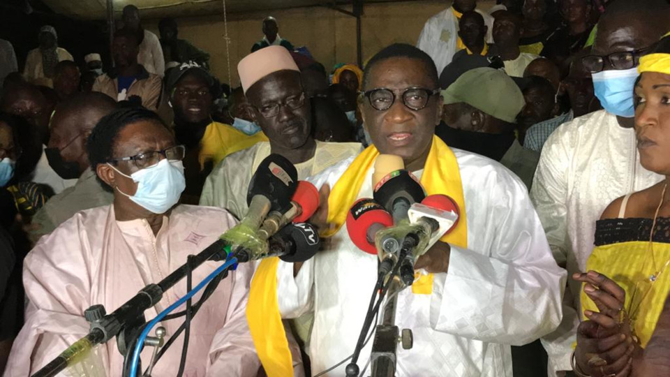 En appui au président dans sa dynamique d'investissement: Racine Sy offre 10 millions à la jeunesse de Podor et 6 millions aux femmes En appui au président dans sa dynamique d'investissement: Racine Sy offre 10 millions à la jeunesse de Podor et 6 millions aux femmes