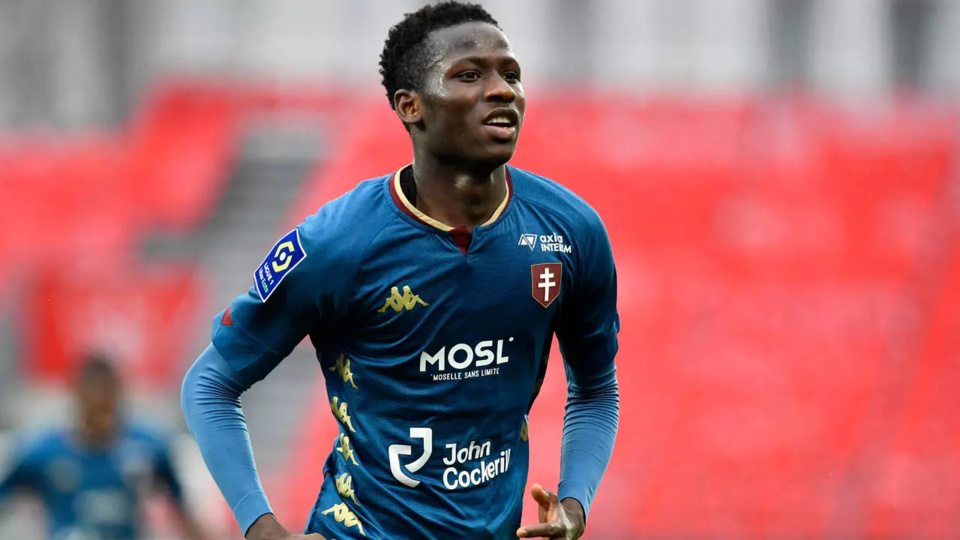 PAPE MATAR SARR, MILIEU DE TERRAIN FC METZ: Une pépite sénégalaise qui brille en France PAPE MATAR SARR, MILIEU DE TERRAIN FC METZ: Une pépite sénégalaise qui brille en France