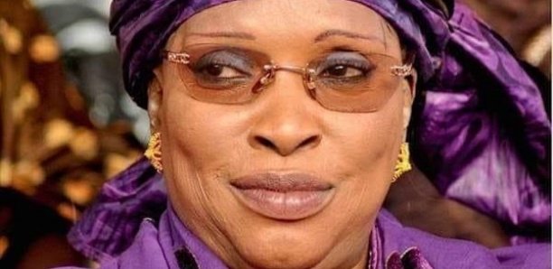 Décès d'Awa Diop : Macky rend hommage à une "femme généreuse et loyale"