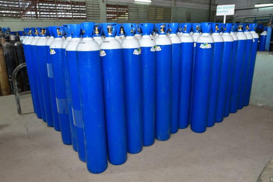 PROBLEME D’OXYGENE DANS LES STRUCTURES DE SANTE La Lsdh porte la voix des établissements privés qui sont en «rupture d’oxygène» et sonne l’alerte PROBLEME D’OXYGENE DANS LES STRUCTURES DE SANTE La Lsdh porte la voix des établissements privés qui sont en «rupture d’oxygène» et sonne l’alerte