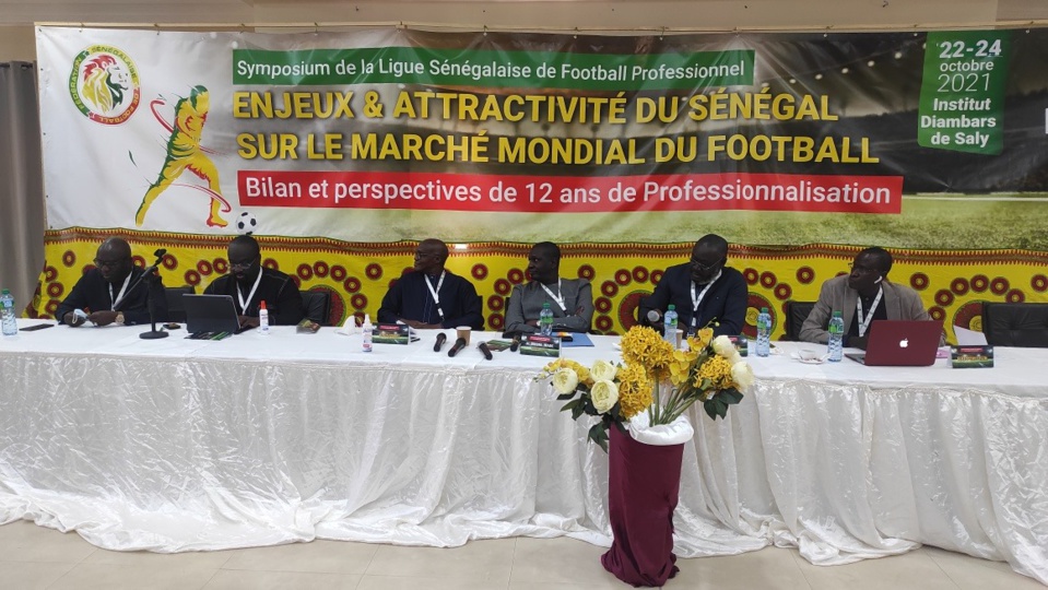 BILAN ET PERSPECTIVES DE 12 ANS DE PROFESSIONNALISATION La Lsfp planche sur «Enjeux et attractivité du Sénégal sur le marché mondial du football» BILAN ET PERSPECTIVES DE 12 ANS DE PROFESSIONNALISATION La Lsfp planche sur «Enjeux et attractivité du Sénégal sur le marché mondial du football»