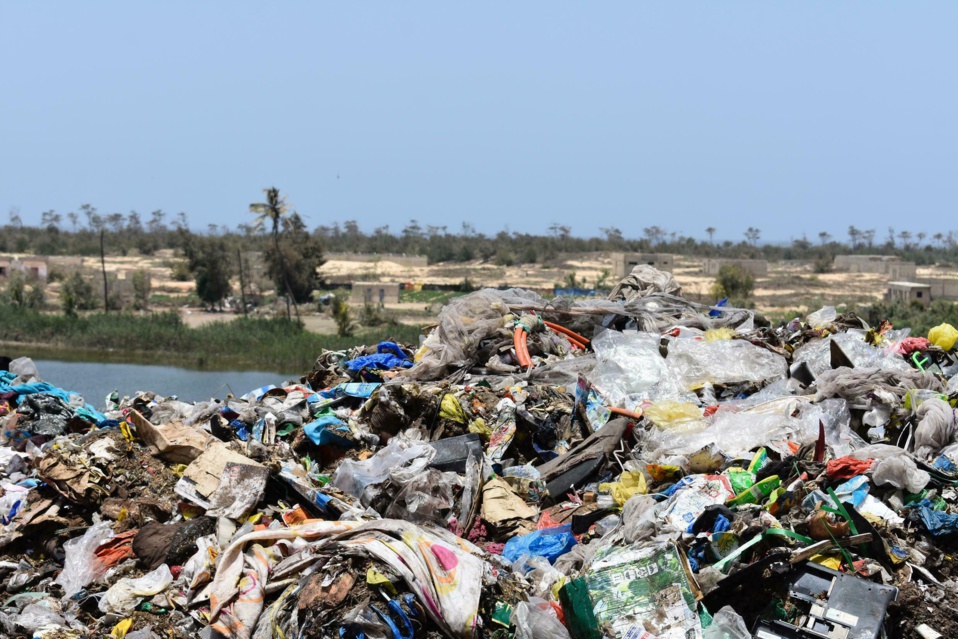 SENEGAL ZERO DECHET : LE MINISTERE DE L’URBANISME ARME LE MOUVEMENT NAVETANE:  100 millions et 200 emplois offerts à l’Oncav