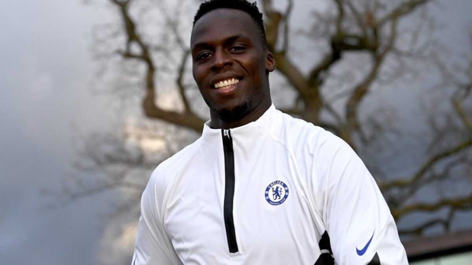 CONFONDU AVEC BENJAMIN PAR LA PRESSE BRITANNIQUE : ÉDOUARD MENDY INDIGNE: «Triste de voir qu’en 2021, pour certains, les Noirs n’ont ni prénoms, ni visages distincts» CONFONDU AVEC BENJAMIN PAR LA PRESSE BRITANNIQUE : ÉDOUARD MENDY INDIGNE: «Triste de voir qu’en 2021, pour certains, les Noirs n’ont ni prénoms, ni visages distincts»