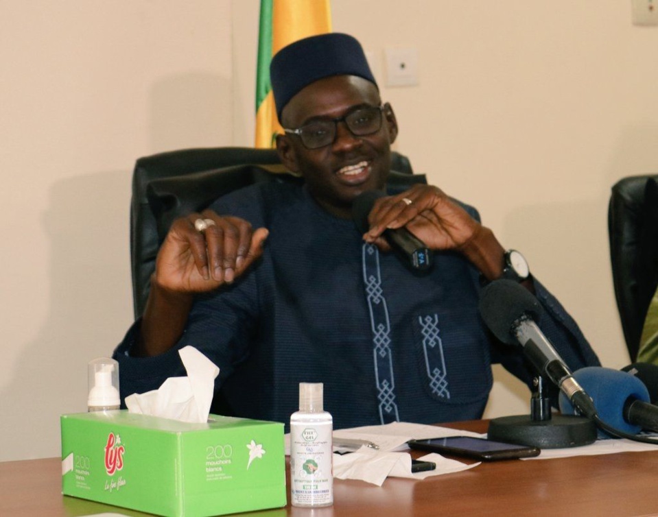 PUBLICATION DU LIVRE «COMPRENDRE LES TERMES DE LECONOMIE ET DE LA FINANCE»: Le journaliste Abdou Diaw décortique les concepts économiques et financiers PUBLICATION DU LIVRE «COMPRENDRE LES TERMES DE LECONOMIE ET DE LA FINANCE»: Le journaliste Abdou Diaw décortique les concepts économiques et financiers