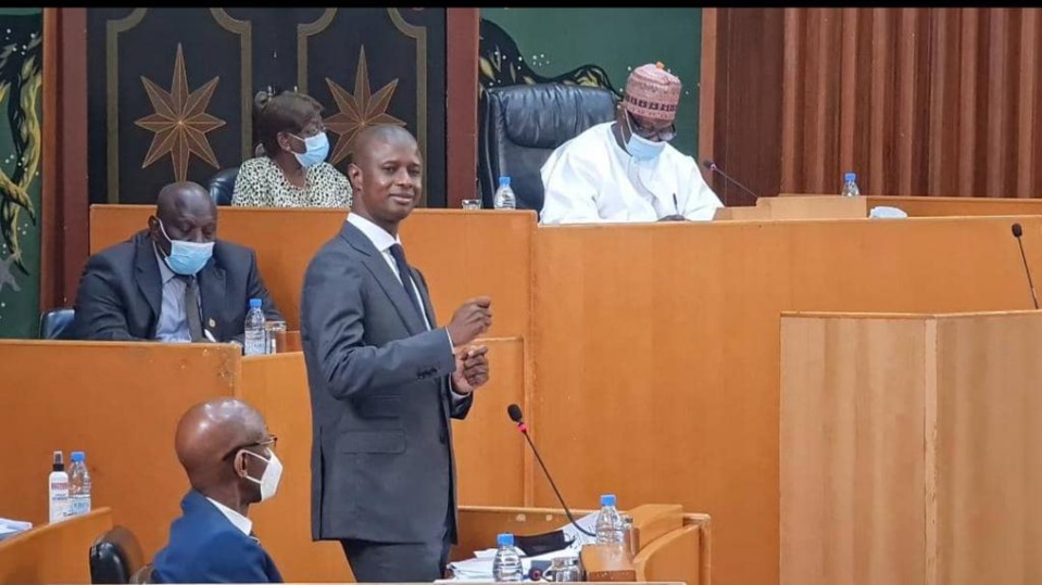 ANTOINE DIOME SERT UN COURS MAGISTRAL À L’ASSEMBLÉE SUR LES RECOURS DE L’ADMINISTRATION TERRITORIALE ANTOINE DIOME SERT UN COURS MAGISTRAL À L’ASSEMBLÉE SUR LES RECOURS DE L’ADMINISTRATION TERRITORIALE