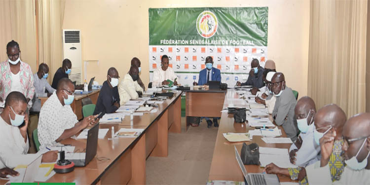 REVISION DES TEXTES DE LA FSF: Le Comité exécutif attend les recommandations de la base