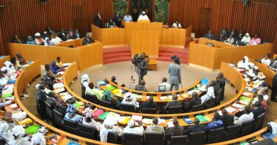 CRIMINALISATION DE L’HOMOSEXUALITE AU SENEGAL: Mamadou Lamine Diallo, Cheikh Bamba Dièye, Alioune Souaré, ont déposé le projet de loi proposé par le mouvement «And Samm Djiko yi» CRIMINALISATION DE L’HOMOSEXUALITE AU SENEGAL: Mamadou Lamine Diallo, Cheikh Bamba Dièye, Alioune Souaré, ont déposé le projet de loi proposé par le mouvement «And Samm Djiko yi»