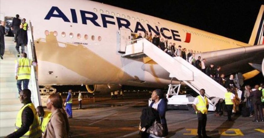 Embargo aérien du Mali par la CEDEAO: Air France entre dans la brèche et chipe le marché aux compagnies aériennes sous-régionales