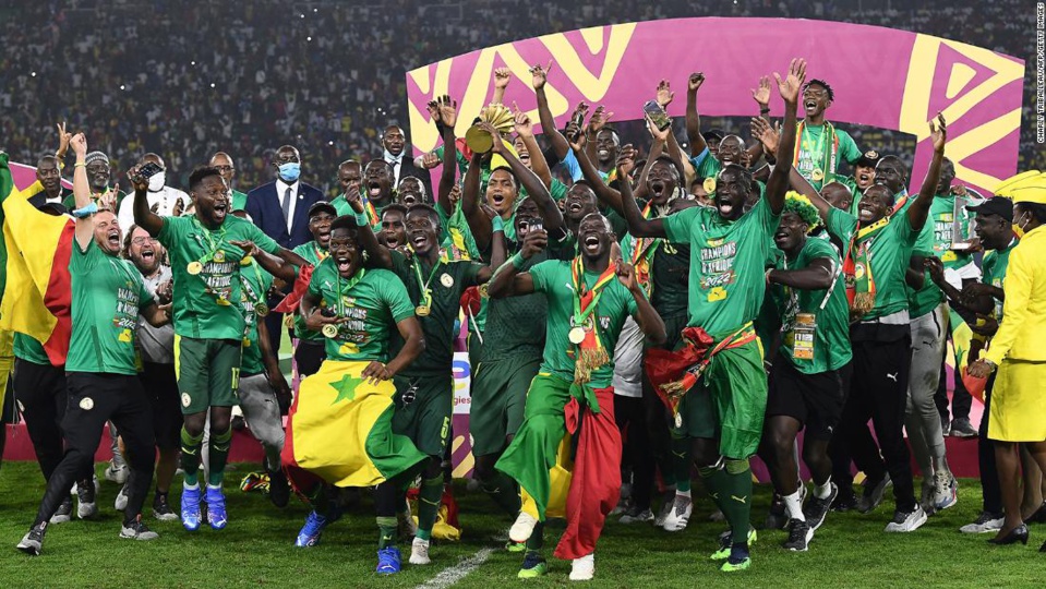 LE SENEGAL DECROCHE SA PREMIERE ETOILE DEVANT L’EGYPTE AU CAMEROUN: Enfin, la Coupe au Sénégal, Sadio gagne son duel devant Salah LE SENEGAL DECROCHE SA PREMIERE ETOILE DEVANT L’EGYPTE AU CAMEROUN: Enfin, la Coupe au Sénégal, Sadio gagne son duel devant Salah