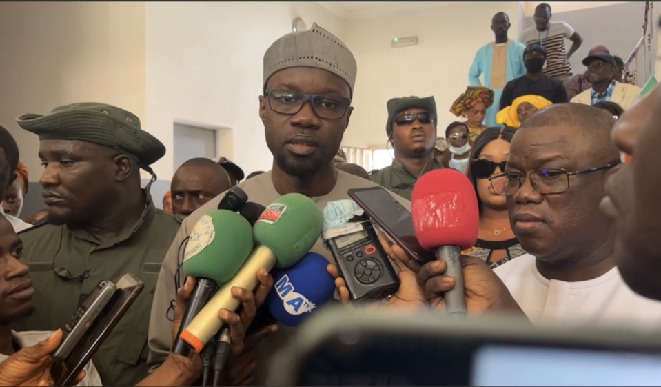 OUSMANE SONKO LORS DE LA PASSATION DE SERVICE A LA MAIRIE DE ZIGUINCHOR :«Nous ne sommes pas venus pour procéder à des règlements de comptes, mais cela ne veut pas dire qu’on ne fera pas les choses avec rigueur» OUSMANE SONKO LORS DE LA PASSATION DE SERVICE A LA MAIRIE DE ZIGUINCHOR :«Nous ne sommes pas venus pour procéder à des règlements de comptes, mais cela ne veut pas dire qu’on ne fera pas les choses avec rigueur»