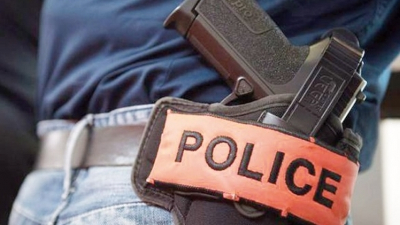 ARRESTATION TUMULTUEUSE D’UN GANG A BENE BARAQUE:  Un policier tire un coup de sommation devant cinq redoutables agresseurs armés et sauve ses collègues