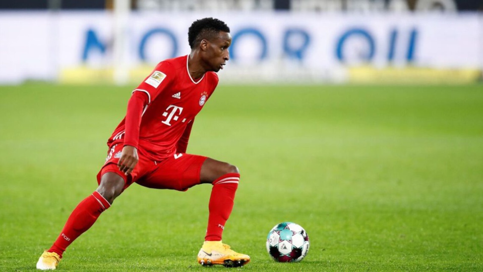 Touché au genou, Bouna Sarr absent contre Villarreal