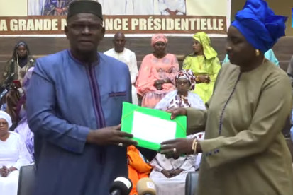 Les députés de Benno ont remis un 1er lot de 60.000 signatures