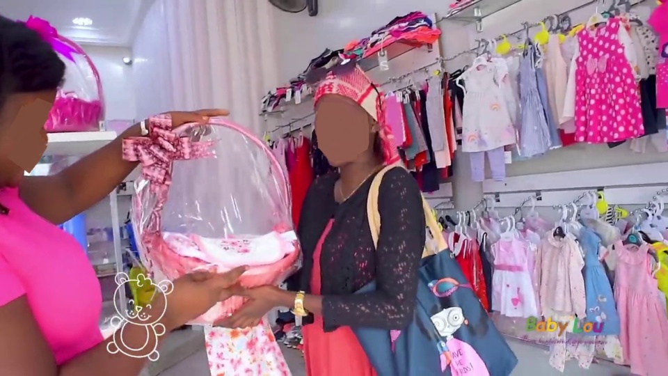 EMPLOYÉES DANS UNE BAMBINERIE : Aïssatou Zoumra et Mariama Diamanka détournent 12 millions, se la coulent douce dans ses restaurants huppés de Dakar et font bombance chaque soir EMPLOYÉES DANS UNE BAMBINERIE : Aïssatou Zoumra et Mariama Diamanka détournent 12 millions, se la coulent douce dans ses restaurants huppés de Dakar et font bombance chaque soir