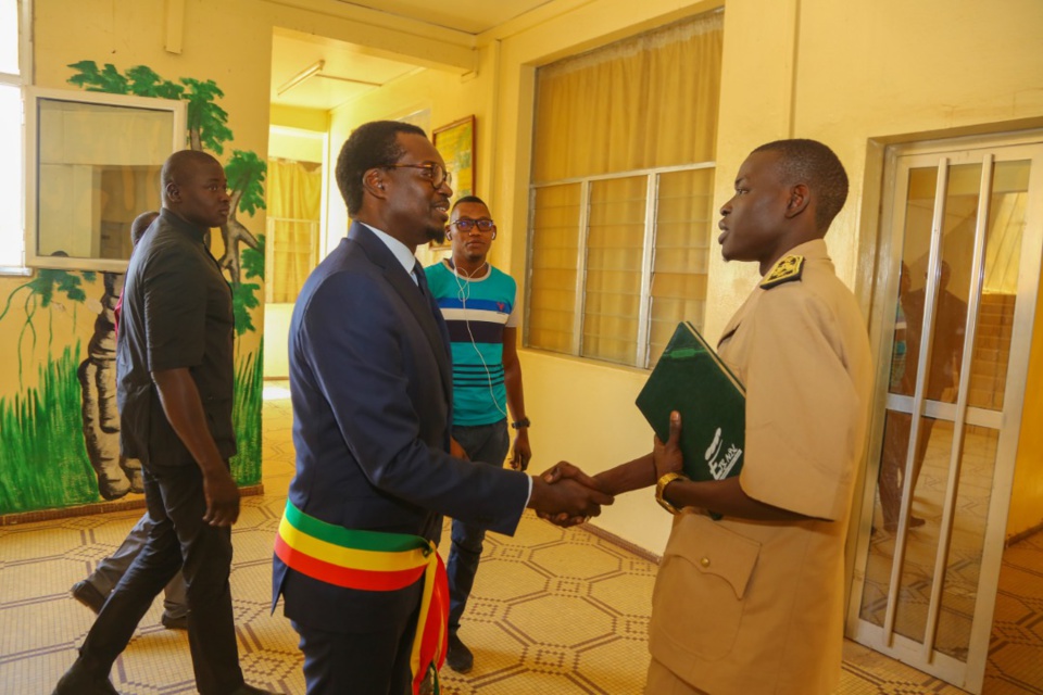 MAMADOU KASSE, PRESIDENT DU CONSEIL DEPARTEMENTAL DE TAMBACOUNDA ET DG DE LA SICAP SA:«Entre Barthélemy Dias et Macky Sall, c’est quasiment l’histoire du pot de terre qui se heurte violemment au pot de fer» MAMADOU KASSE, PRESIDENT DU CONSEIL DEPARTEMENTAL DE TAMBACOUNDA ET DG DE LA SICAP SA:«Entre Barthélemy Dias et Macky Sall, c’est quasiment l’histoire du pot de terre qui se heurte violemment au pot de fer»