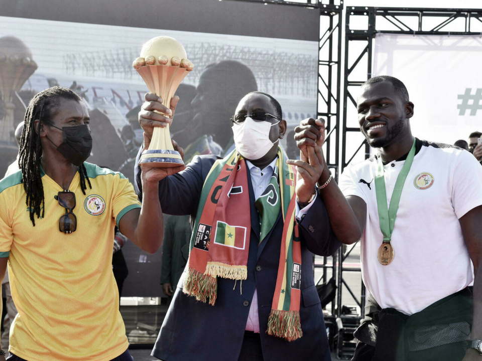 APRES LA VICTOIRE A LA CAN :Macky préside la cérémonie de lancement du «Trophy Tour» en attendant la tournée dans les régions APRES LA VICTOIRE A LA CAN :Macky préside la cérémonie de lancement du «Trophy Tour» en attendant la tournée dans les régions