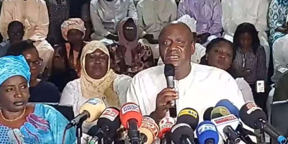 LISTE NATIONALE DE YEWWI ASKAN WI :Les révélations de Benoit Sambou qui redonnent confiance à la majorité LISTE NATIONALE DE YEWWI ASKAN WI :Les révélations de Benoit Sambou qui redonnent confiance à la majorité