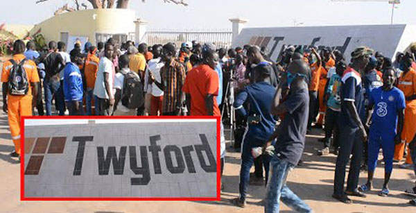 Twyford dément les accusations et menace les manifestants