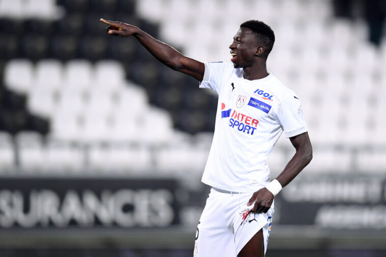 AMIENS SC PRET A LE CÉDER :Direction la Ligue 1 pour Formose Mendy ?