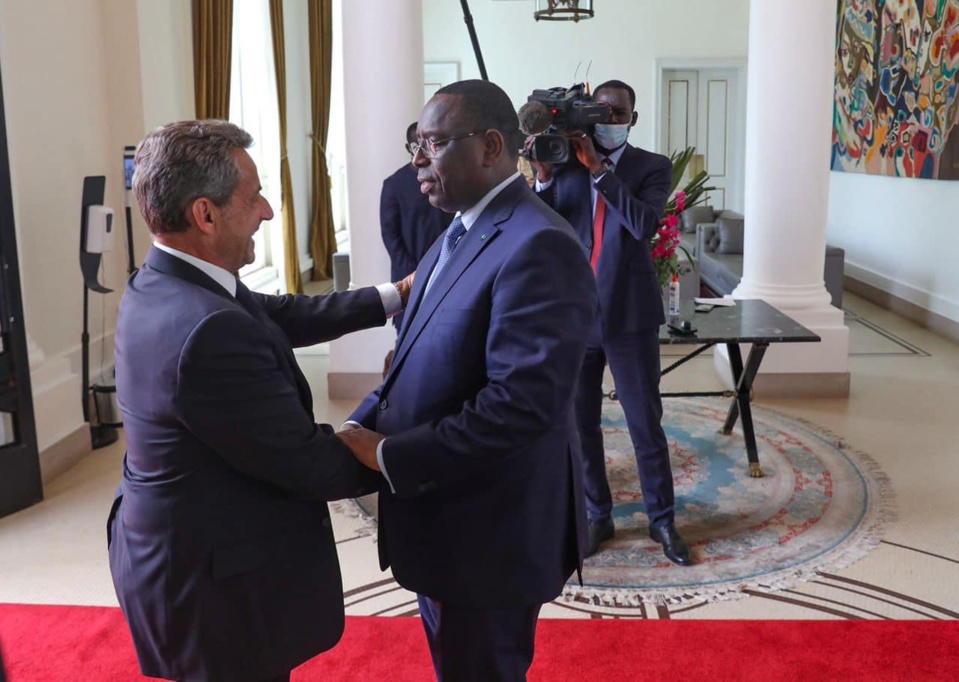 Sarkozy à Dakar, reçu par Macky Sall hier Sarkozy à Dakar, reçu par Macky Sall hier