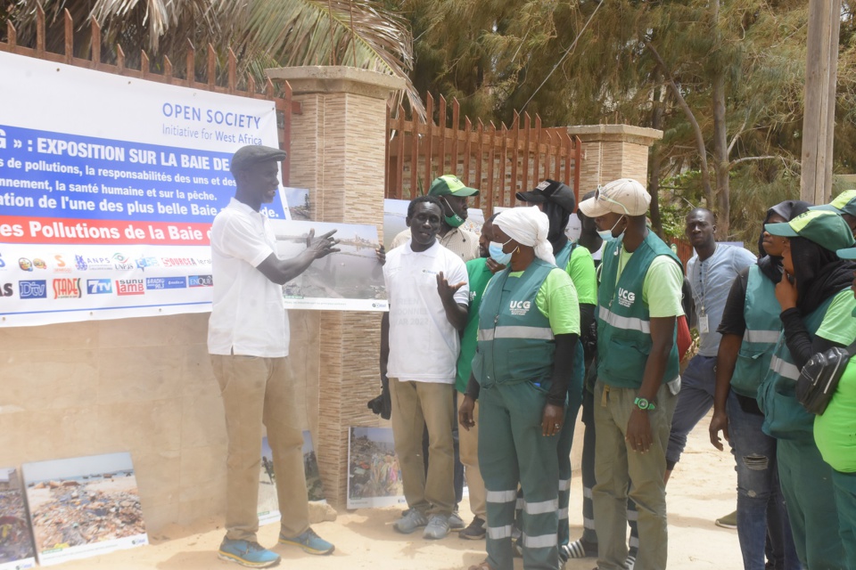 JOURNEE MONDIALE DE L’ENVIRONNEMENT: La plage de Hann Marinas fait peau neuve sous le regard des tableaux de Nataal Mag portant sur la pollution de la baie JOURNEE MONDIALE DE L’ENVIRONNEMENT: La plage de Hann Marinas fait peau neuve sous le regard des tableaux de Nataal Mag portant sur la pollution de la baie