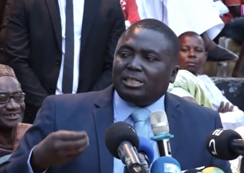 Bamba Fall demande à Macky de rester à la tête du pays autant de temps qu’il veut Bamba Fall demande à Macky de rester à la tête du pays autant de temps qu’il veut