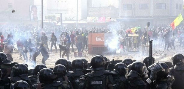 HEURTS ENTRE MANIFESTANTS ET FORCES DE L’ORDRE A COLOBANE :1 mort, 3 blessés graves et plusieurs arrestations