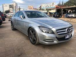 Les véhicules de luxe du côté de la Vdn déplacés