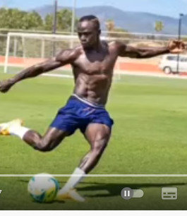 TORSE NU À L'ENTRAÎNEMENT :Sadio Mané exhibe sa forme physique impressionnante et enflamme la toile