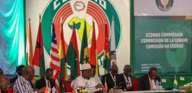 SOMMET DE L’ORGANISATION SOUS REGIONALE A ACCRA HIER DIMANCHE :La Cedeao lève les sanctions commerciales et financières contre le Mali et envoie Yayi Boni à Conakry