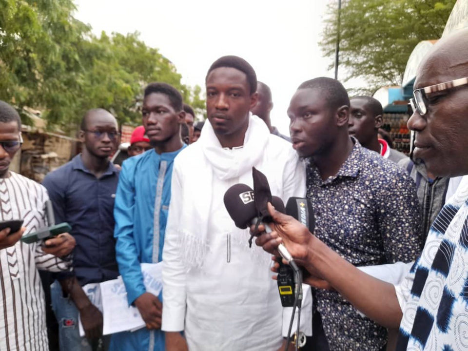 PAPE DJIBRIL FALL À LOUGA: «La région de Louga devrait pouvoir alimenter et fournir tout le pays en oignions, pomme de terre et niébé» PAPE DJIBRIL FALL À LOUGA: «La région de Louga devrait pouvoir alimenter et fournir tout le pays en oignions, pomme de terre et niébé»