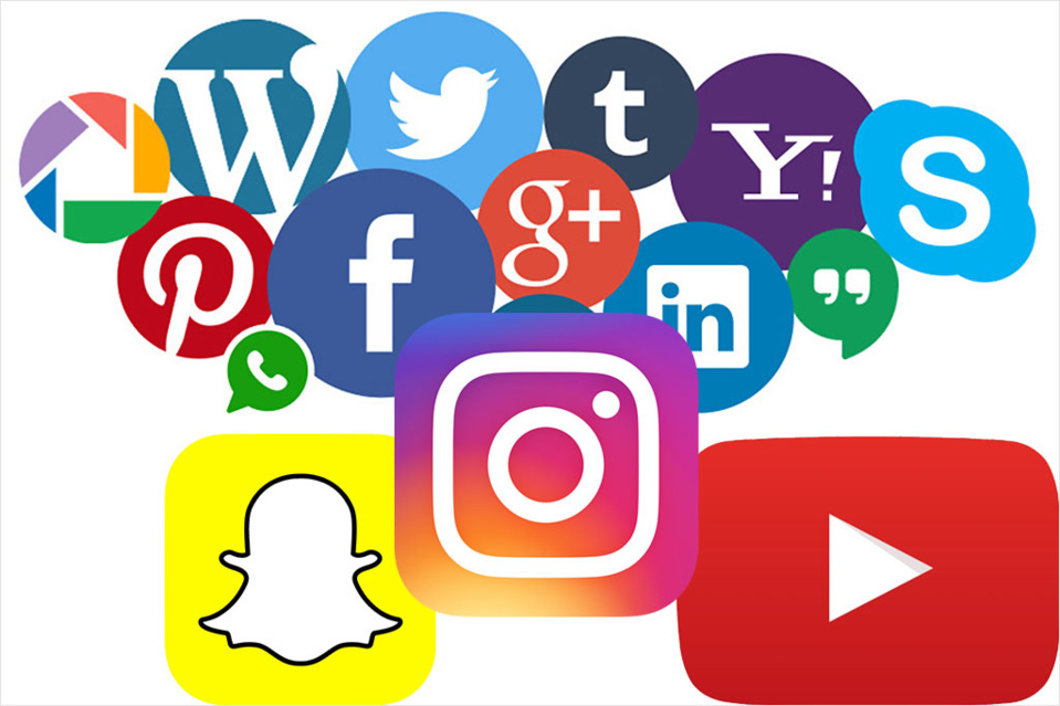 «TOP CAS», «KAAY MA DEEY LA», «TOP CAS 221» …: Quand des «caweuses» attaquent, insultent, signalent et font quitter des individus les réseaux sociaux «TOP CAS», «KAAY MA DEEY LA», «TOP CAS 221» …: Quand des «caweuses» attaquent, insultent, signalent et font quitter des individus les réseaux sociaux