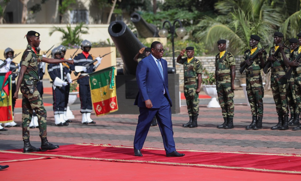 SÉRIE DE NOMINATIONS :Macky Sall chamboule l'armée et éjecte Souleymane Ndéné de Air Sénégal SÉRIE DE NOMINATIONS :Macky Sall chamboule l'armée et éjecte Souleymane Ndéné de Air Sénégal