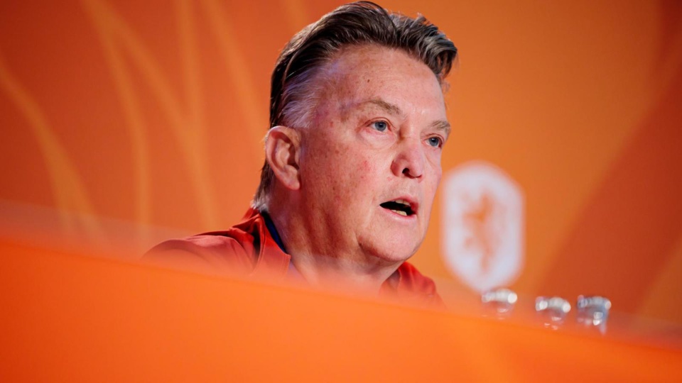 PAYS-BAS Louis van Gaal dévoile une pré-liste de 39 joueurs pour la Coupe du monde PAYS-BAS Louis van Gaal dévoile une pré-liste de 39 joueurs pour la Coupe du monde