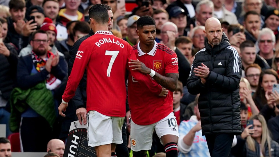 Cr7 annonce sa retraite internationale, dévoile ses favoris pour le Mondial...et menace de quitter Man Utd Cr7 annonce sa retraite internationale, dévoile ses favoris pour le Mondial...et menace de quitter Man Utd