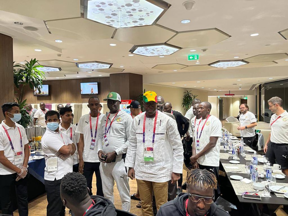 Le ministre Yankhoba Diatara a rendu visite à la presse et aux supporters.